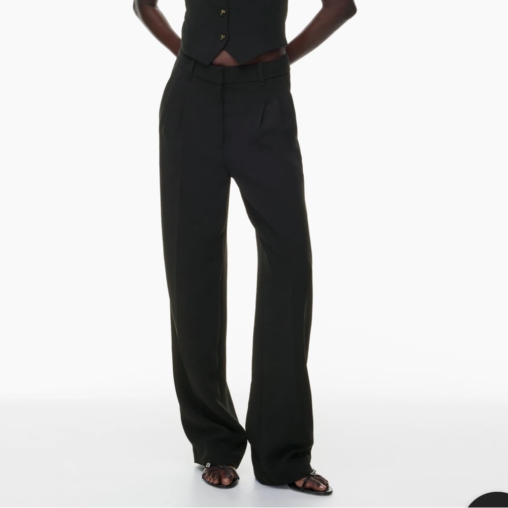 Aritzia The Effortless Pant